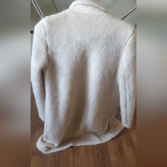 Coat - Picture 4 of 5